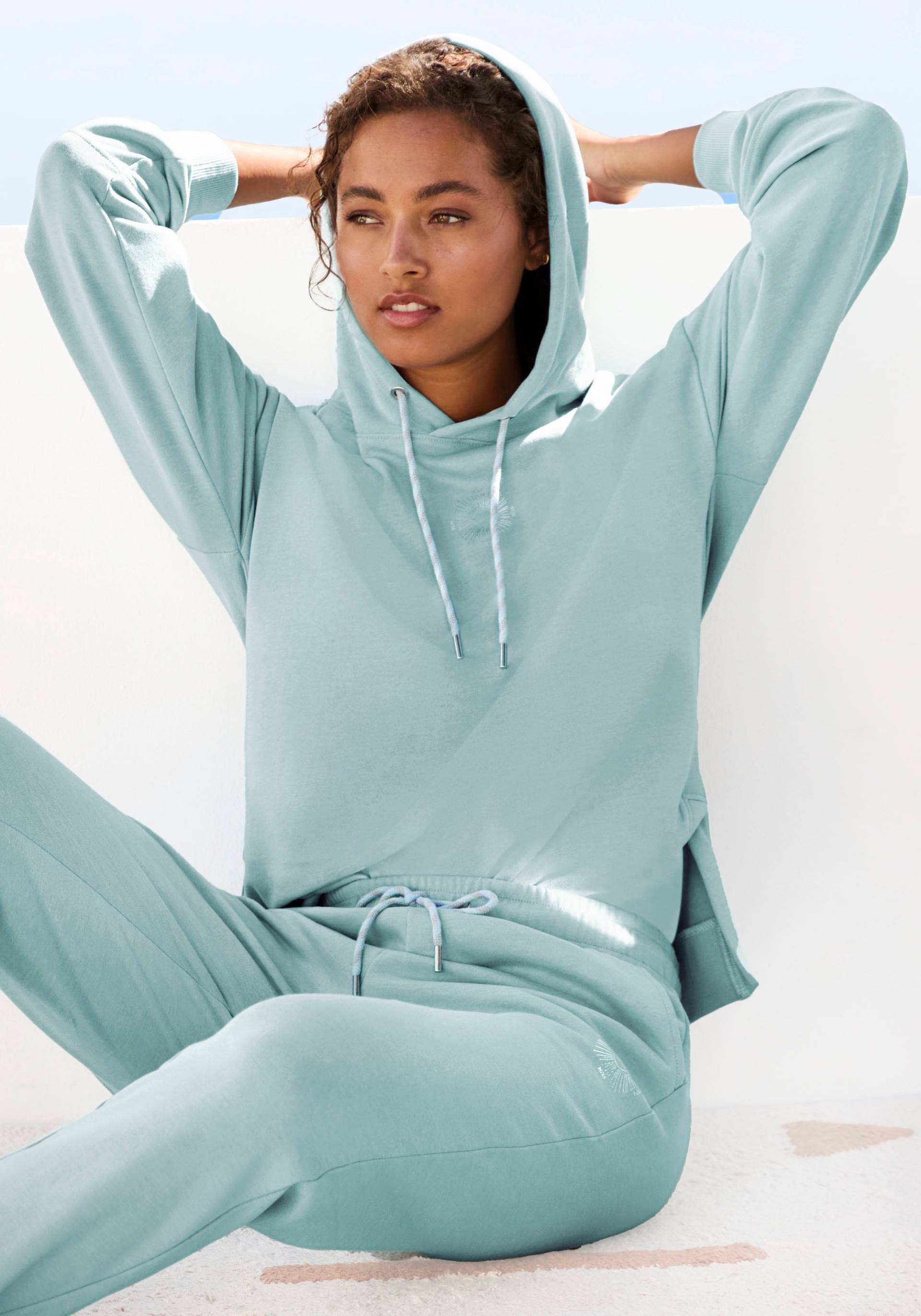 Buffalo Hoodie, Kapuzensweatshirt mit grossem Rückenprint- mit Glanz-Effekt, Loungewear Buffalo Hoodie, Kapuzensweatshirt mit grossem Rückenprint- mit Glanz-Effekt, Loungewear von Buffalo