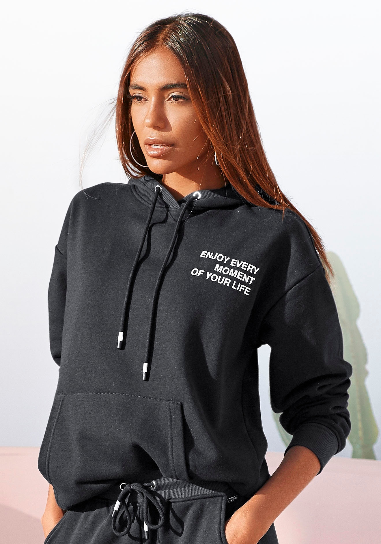 Buffalo Hoodie, mit Statement Druck, Loungeanzug Buffalo Hoodie, mit Statement Druck, Loungeanzug von Buffalo