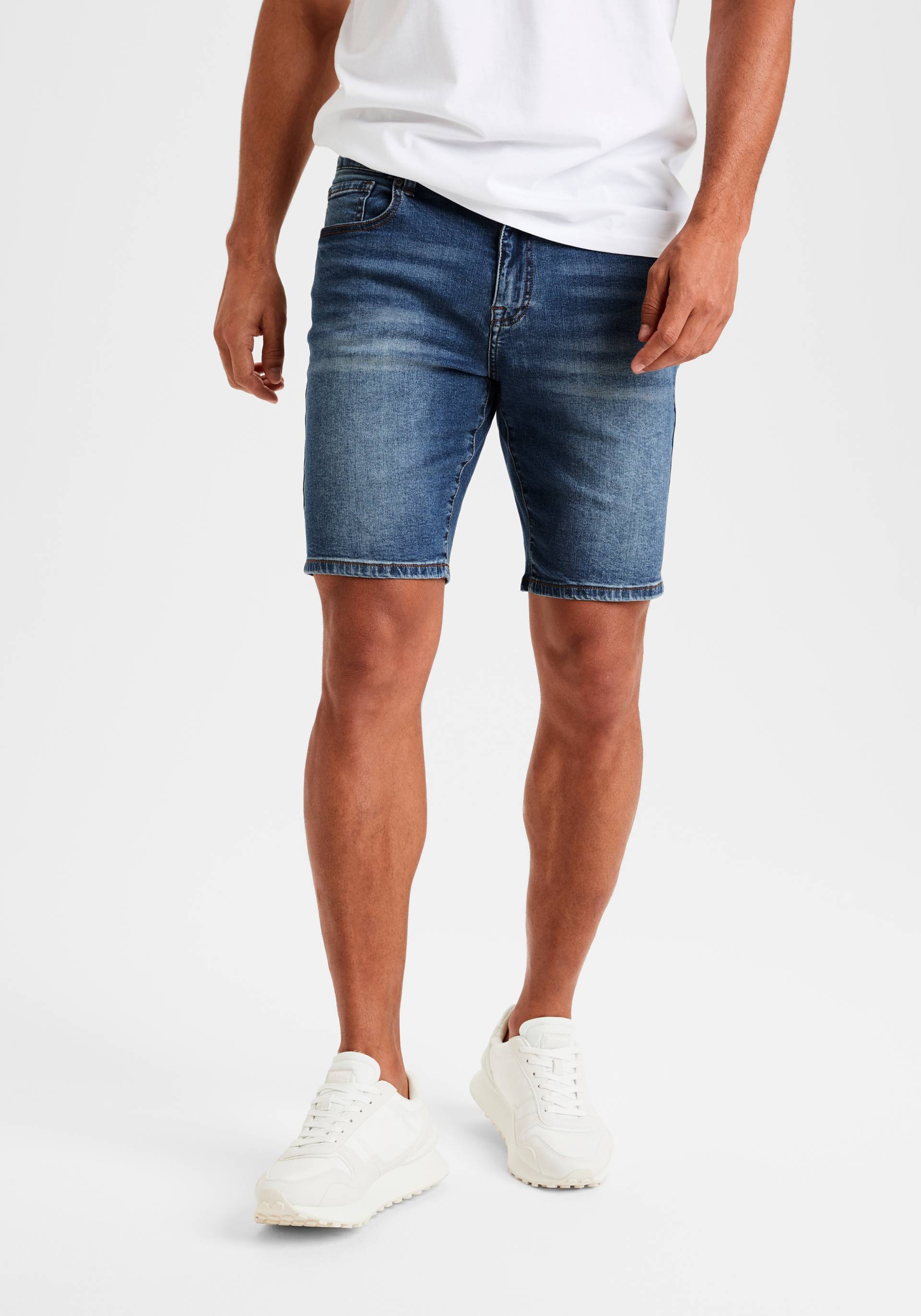 Buffalo Jeansshorts »5-Pocket Shorts,«, mit normaler Bundhöhe, kurze Hose aus elastischer Denim-Qualität von Buffalo