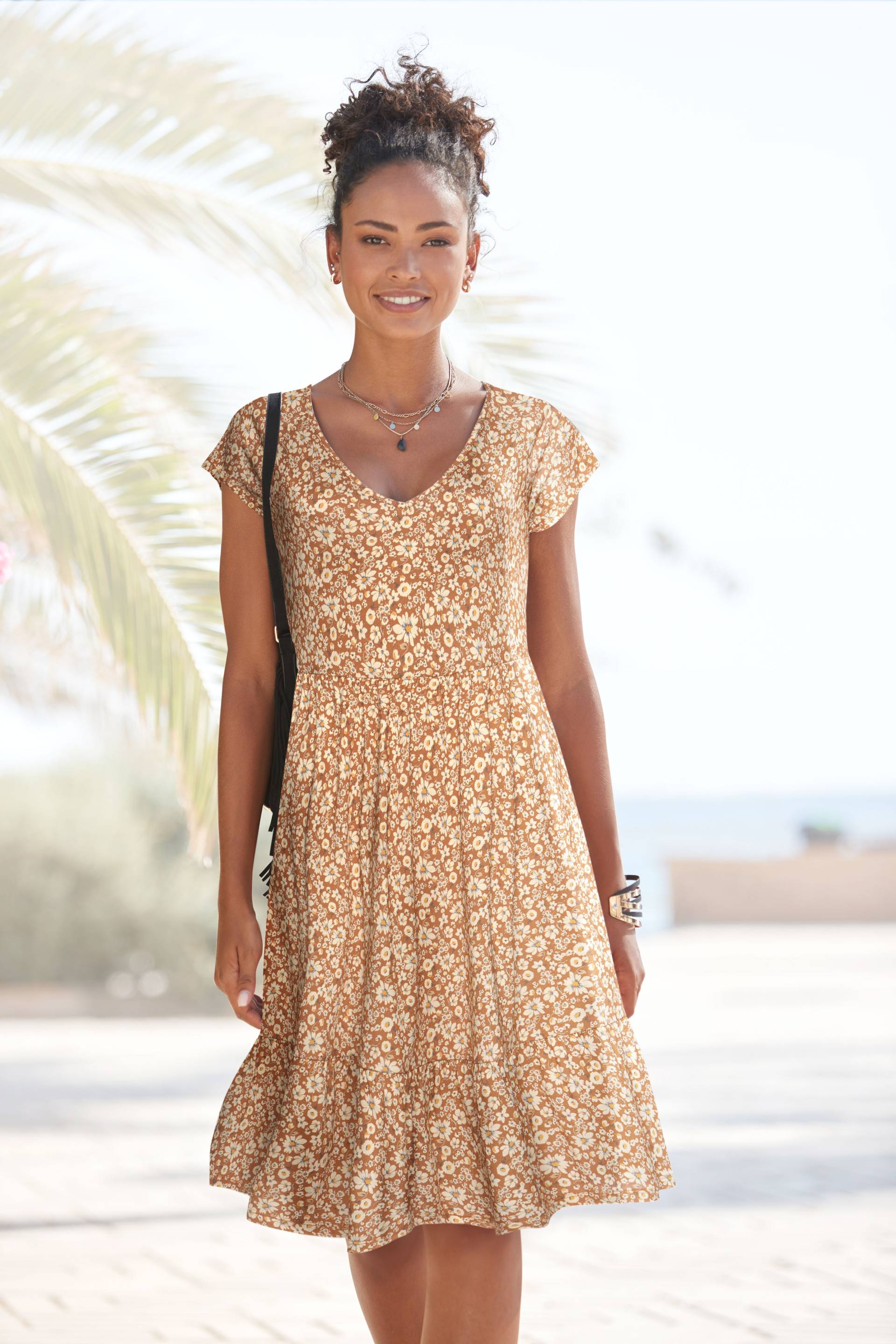 Buffalo Jerseykleid, mit Blümchenprint und V-Ausschnitt, Sommerkleid, Strandkleid Buffalo Jerseykleid, mit Blümchenprint und V-Ausschnitt, Sommerkleid, Strandkleid von Buffalo