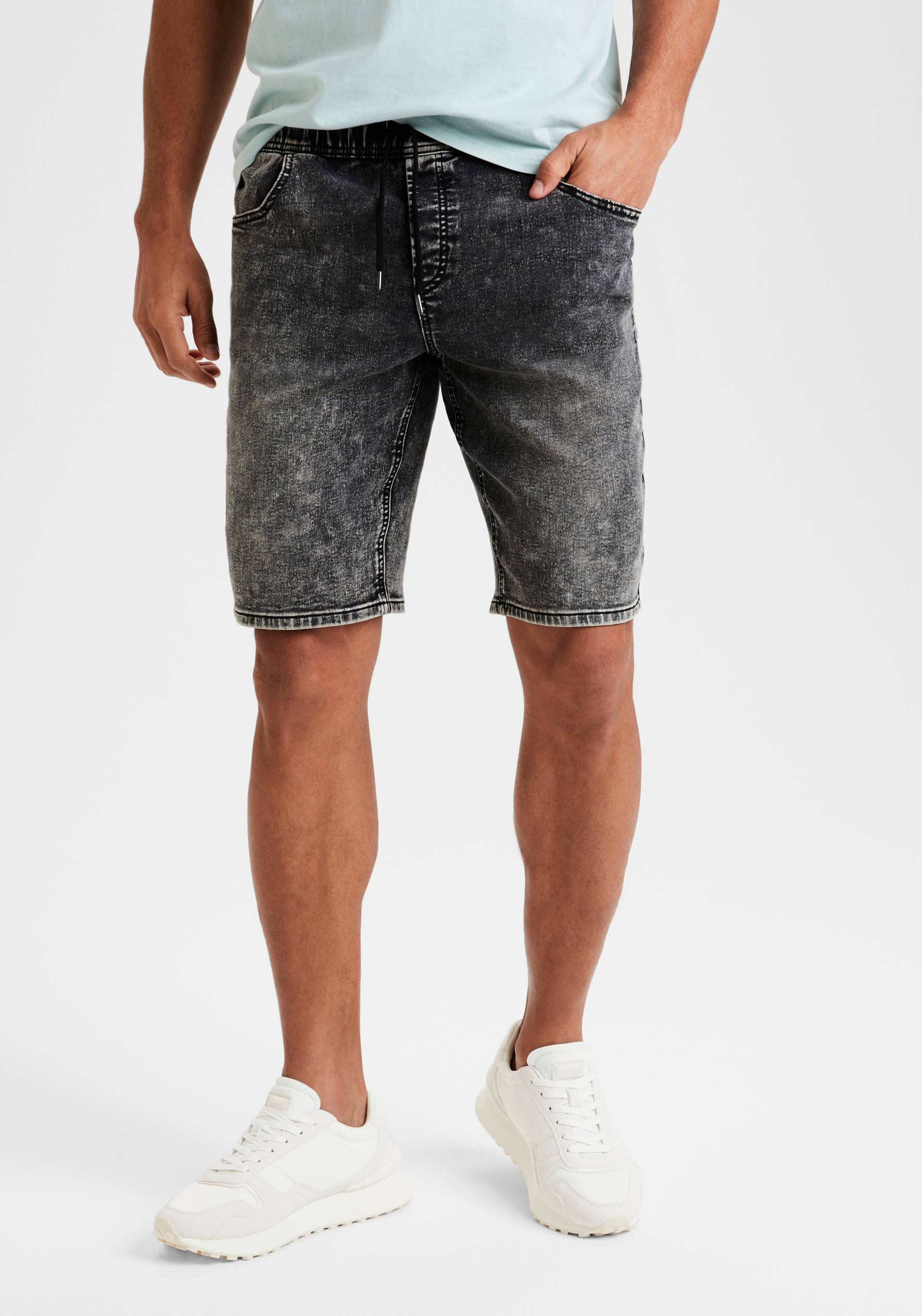 Buffalo Jeansshorts, knielang, elastische Schlupf-Bermuda, kurze Hose in moonwashed von Buffalo