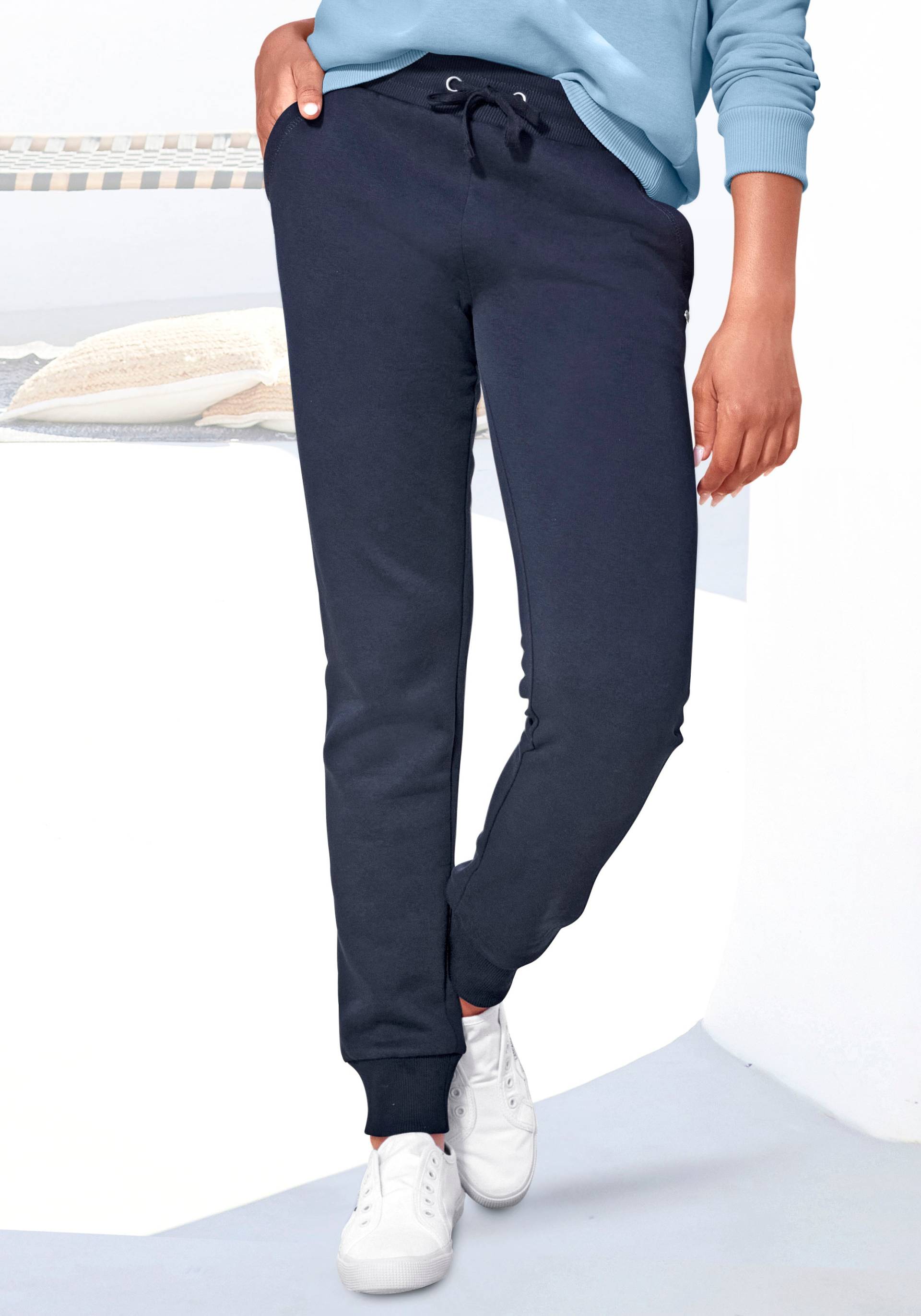 Buffalo Sweatpants, mit seitlichen Taschen, Loungeanzug Buffalo Sweatpants, mit seitlichen Taschen, Loungeanzug von Buffalo