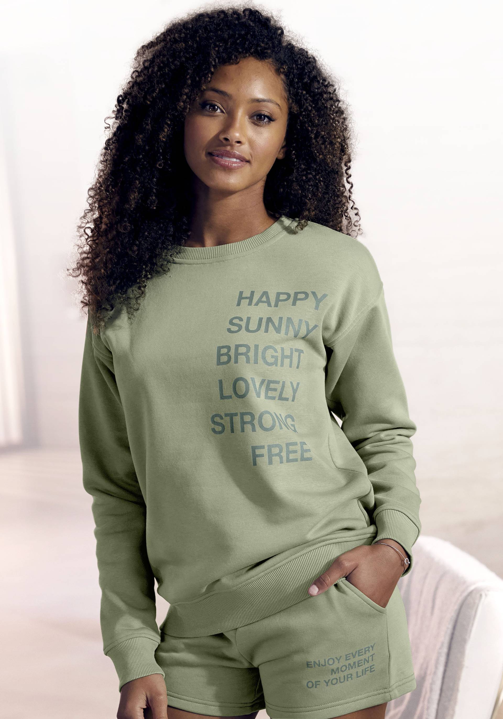 Buffalo Sweatshirt, mit Statement Druck, Loungeanzug Buffalo Sweatshirt, mit Statement Druck, Loungeanzug von Buffalo