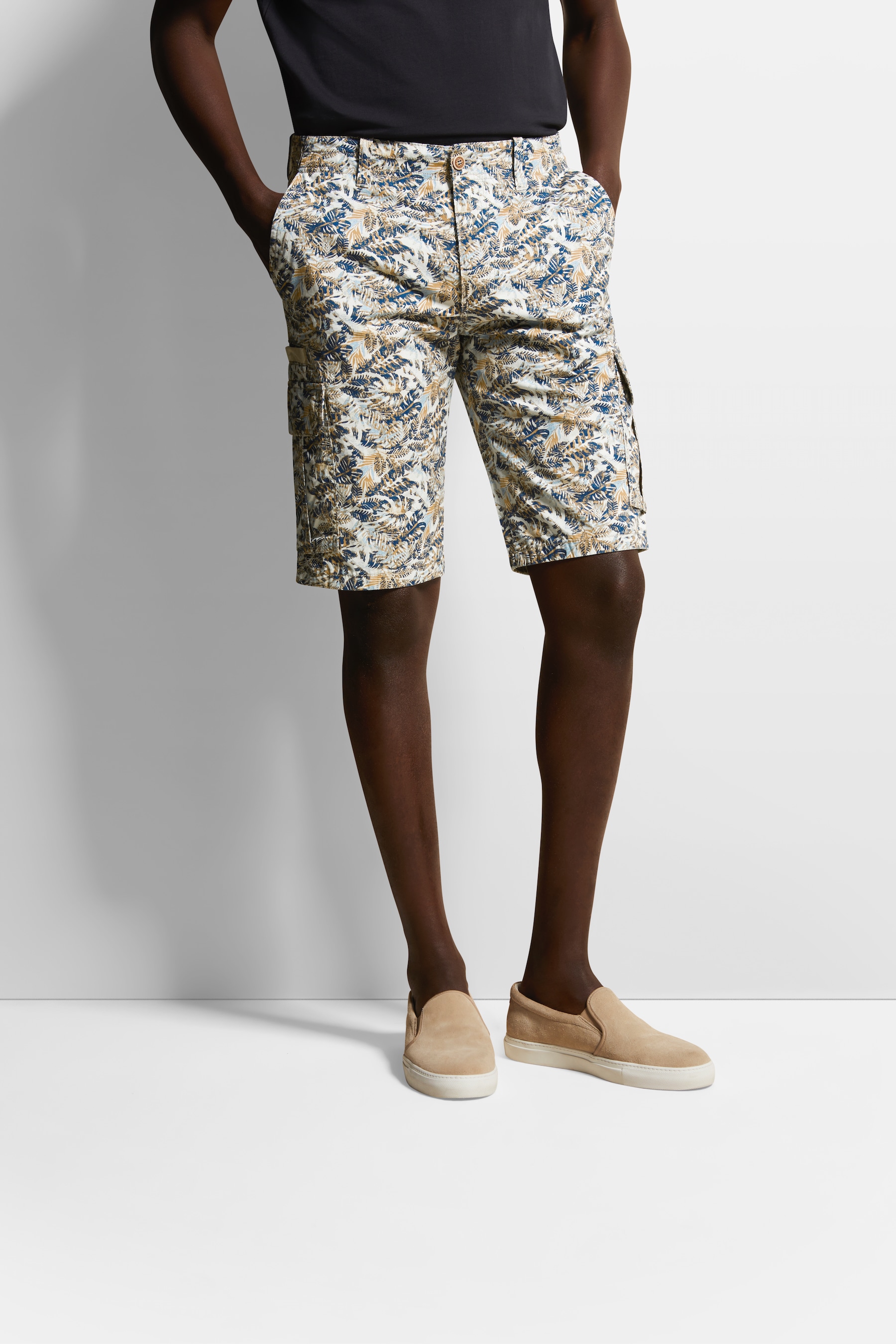 bugatti Bermudas, mit grafischem Allover-Print bugatti Bermudas, mit grafischem Allover-Print von Bugatti