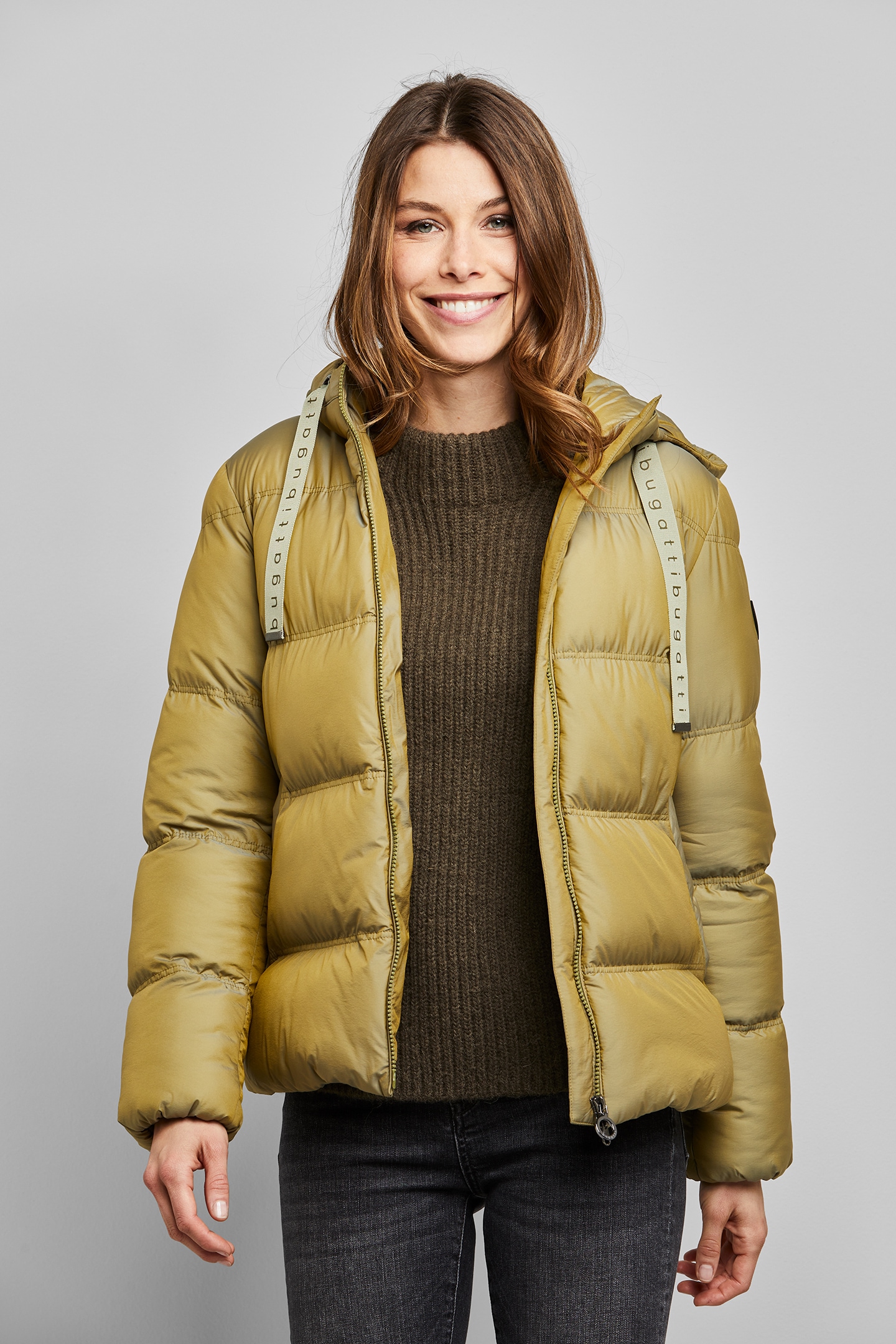 bugatti Blouson, mit Kapuze, aus der Respect Nature Serie bugatti Blouson, mit Kapuze, aus der Respect Nature Serie von Bugatti