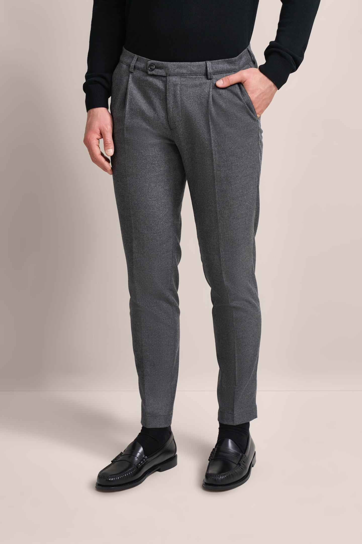 bugatti Bundfaltenhose, mit Modern-Flanell-Soft-Touch von Bugatti