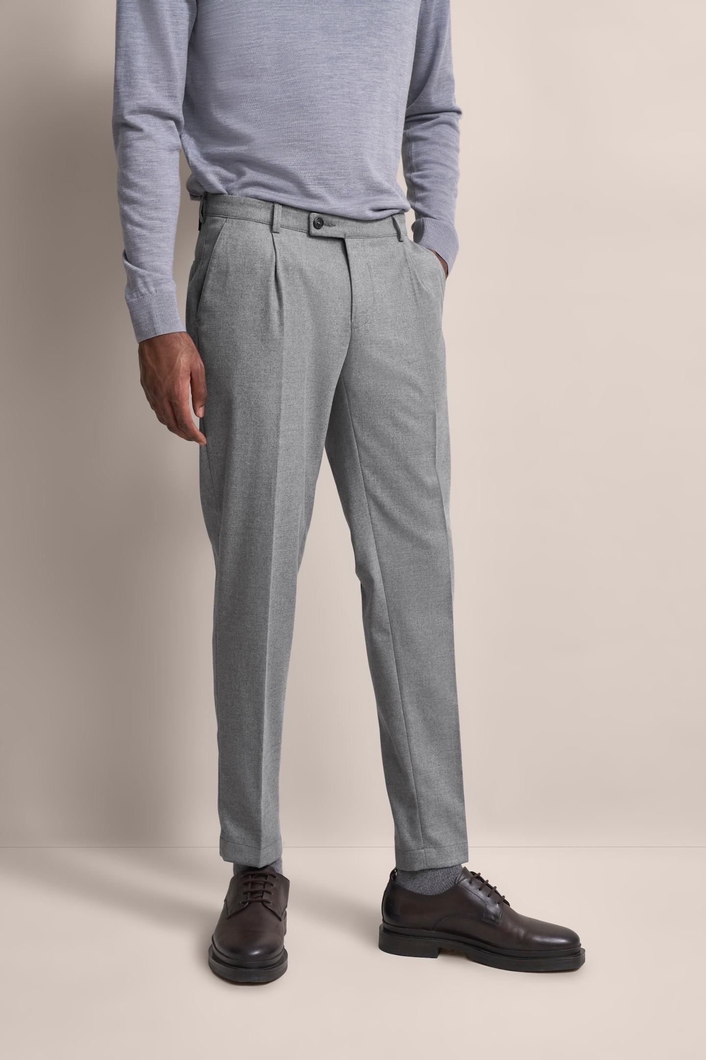 bugatti Bundfaltenhose, mit Modern-Flanell-Soft-Touch von Bugatti