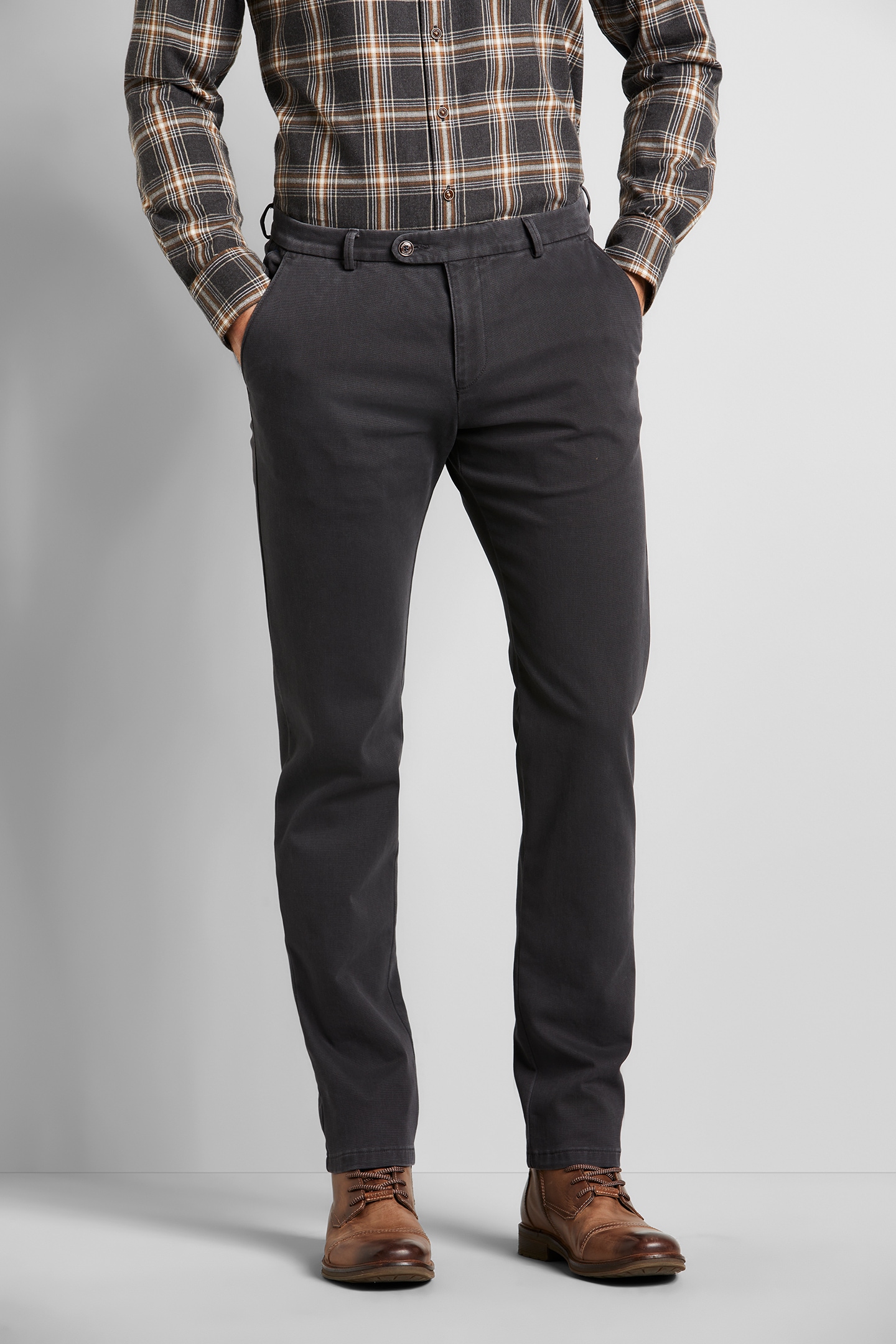 bugatti Chinohose, mit hohem Baumwollanteil bugatti Chinohose, mit hohem Baumwollanteil von Bugatti