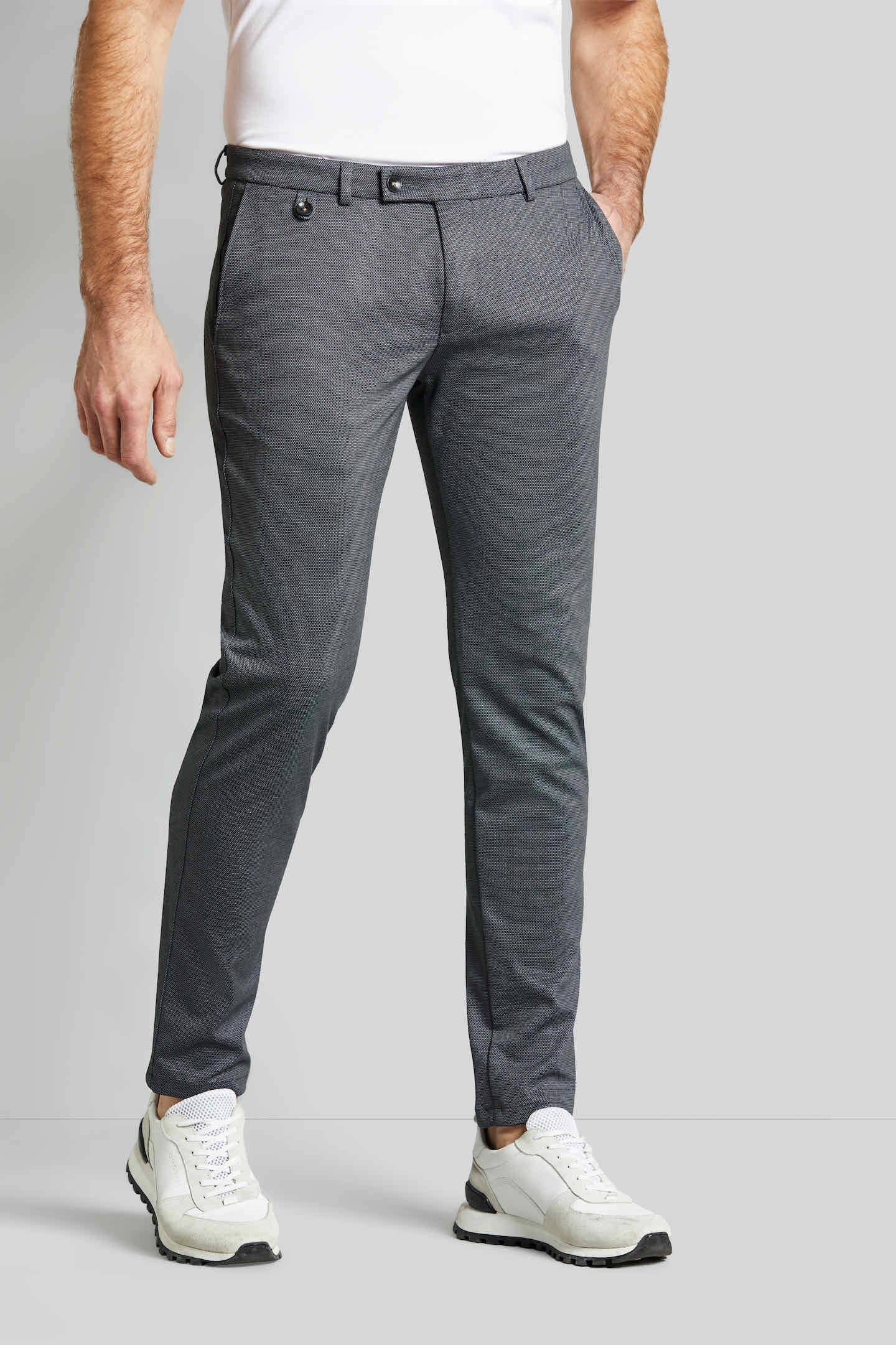bugatti Chinohose, mit körpernaher Passform bugatti Chinohose, mit körpernaher Passform von Bugatti