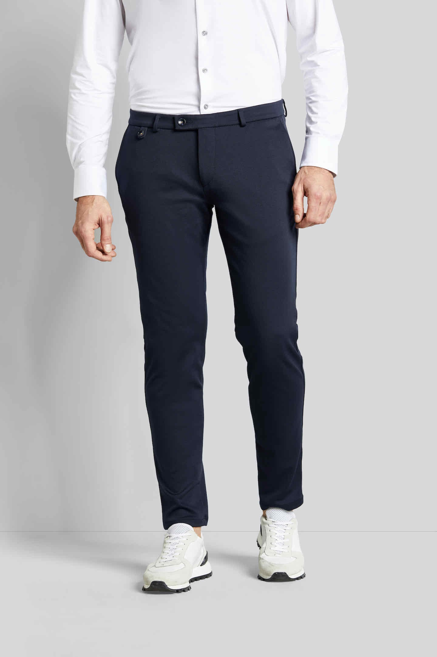 bugatti Chinohose, mit praktischen Gürteltaschen bugatti Chinohose, mit praktischen Gürteltaschen von Bugatti