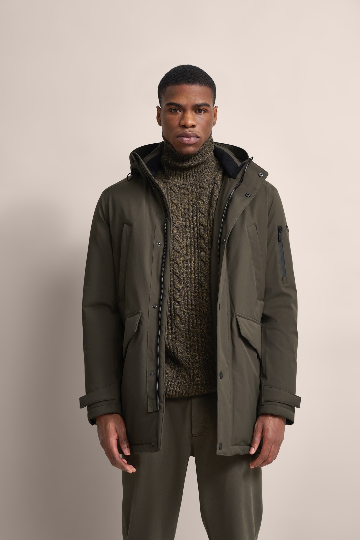 bugatti Langjacke, mit Kapuze, mit innenliegendem Strickkragen bugatti Langjacke, mit Kapuze, mit innenliegendem Strickkragen von Bugatti
