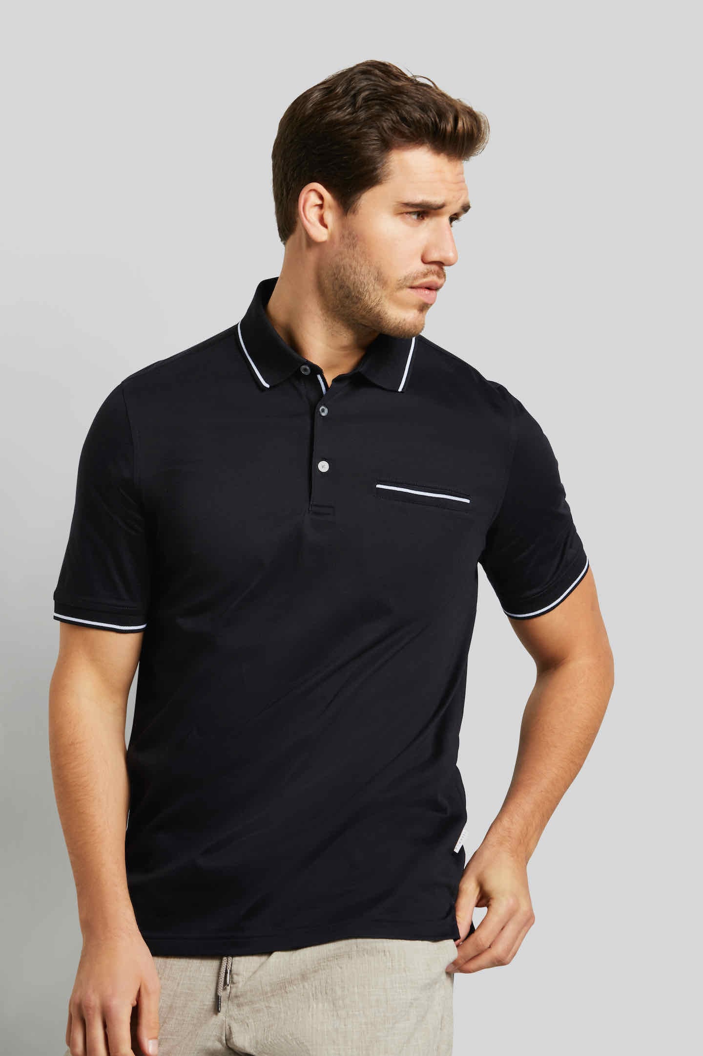 bugatti Poloshirt, mit weissen Kontraststreifen von Bugatti