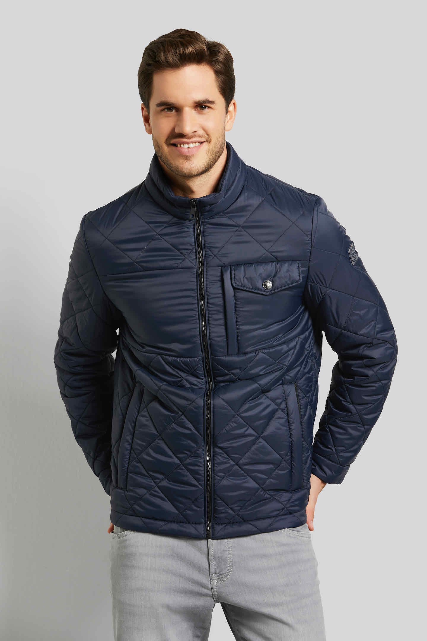 bugatti Steppjacke, ohne Kapuze, mit modernem Stehkragen bugatti Steppjacke, ohne Kapuze, mit modernem Stehkragen von Bugatti