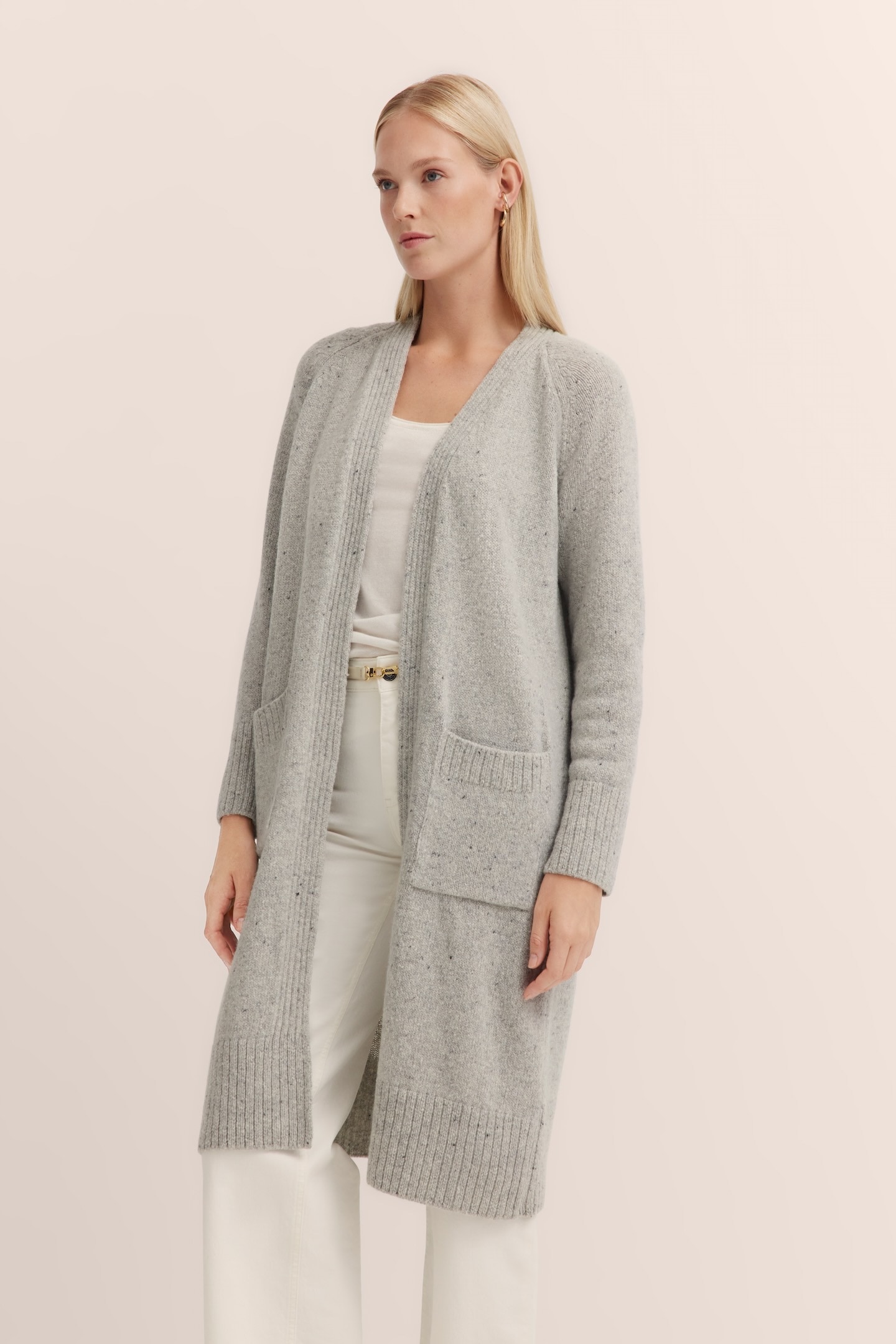bugatti Strickjacke, mit grossen aufgesetzten Taschen bugatti Strickjacke, mit grossen aufgesetzten Taschen von Bugatti