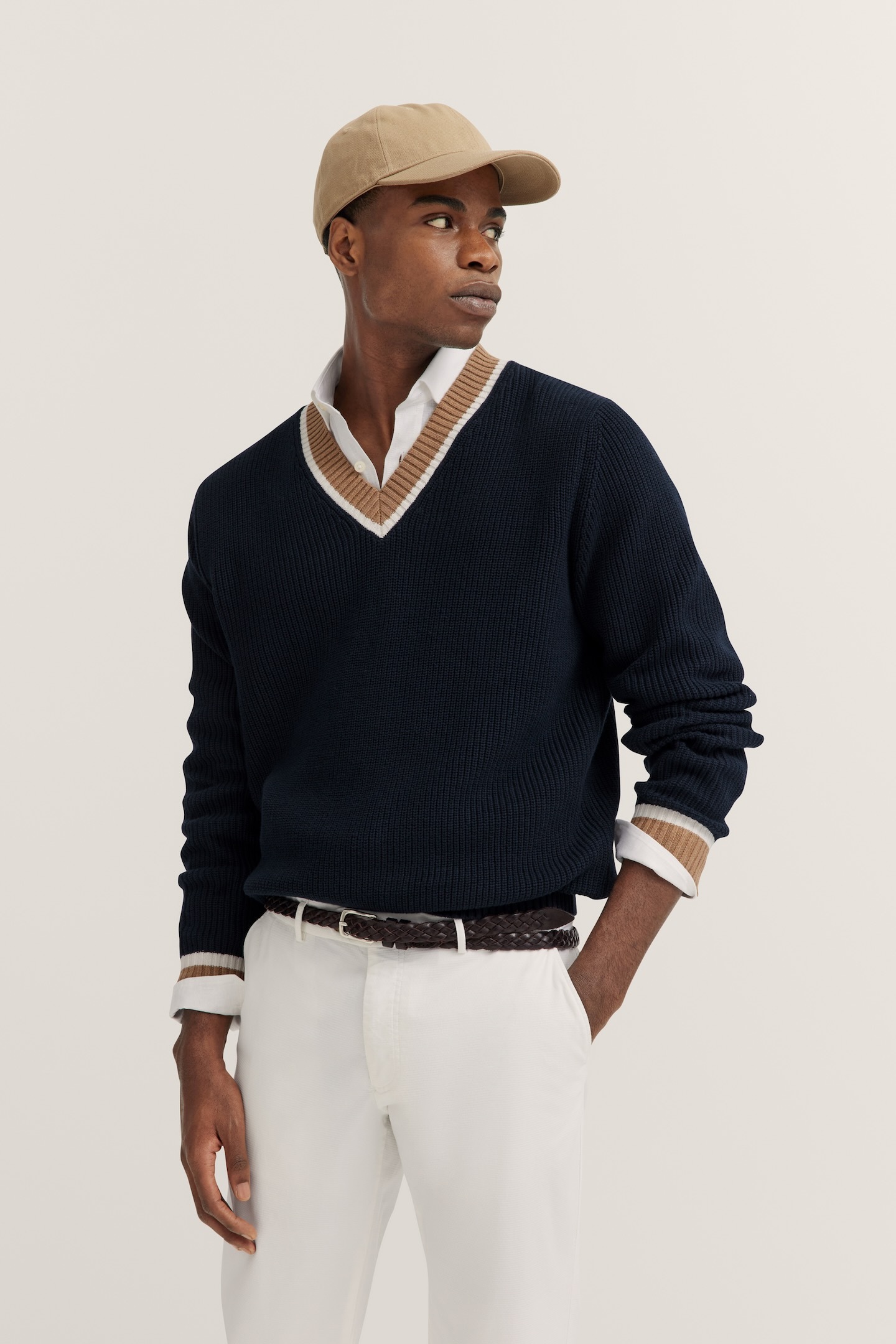 bugatti V-Ausschnitt-Pullover, mit V-Ausschnitt und aus 100 % Baumwolle bugatti V-Ausschnitt-Pullover, mit V-Ausschnitt und aus 100 % Baumwolle von Bugatti