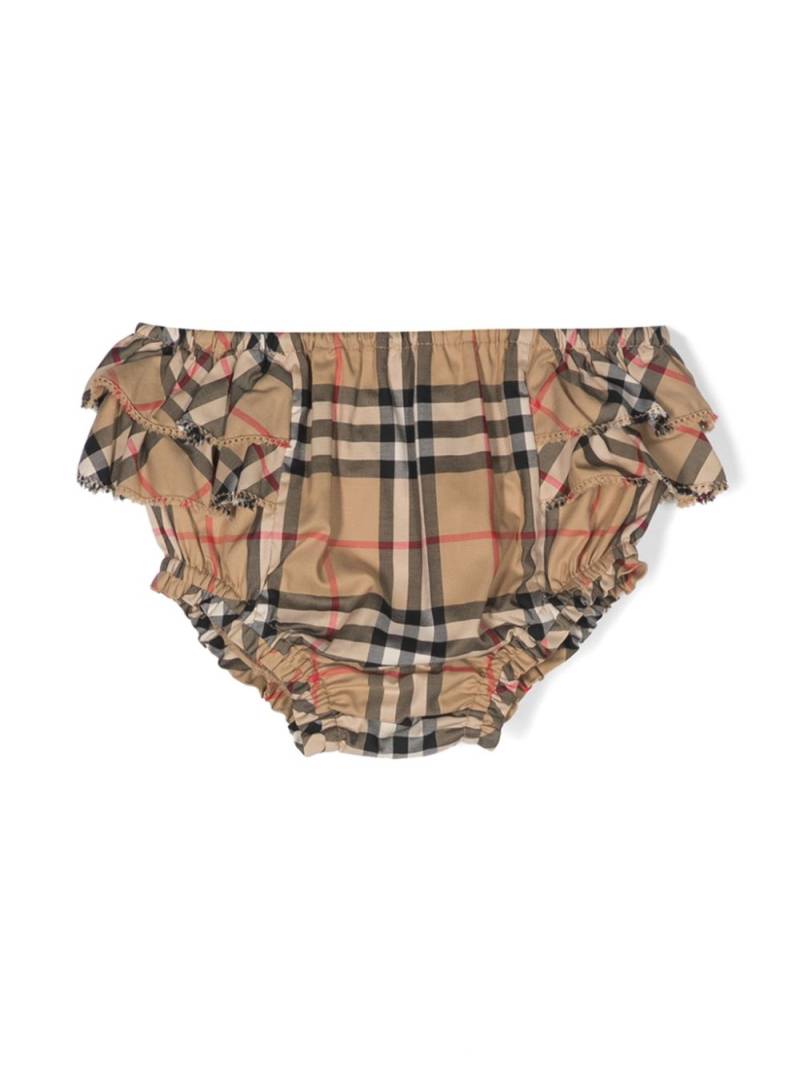 Burberry Kids Vintage Check-pattern ruffle-detailed shorts - Brown von Burberry Kids