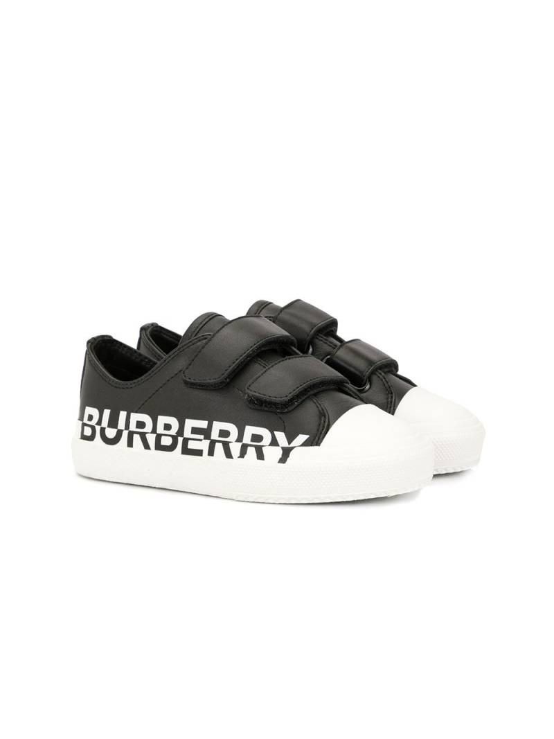 Burberry Kids logo print sneakers - Black von Burberry Kids