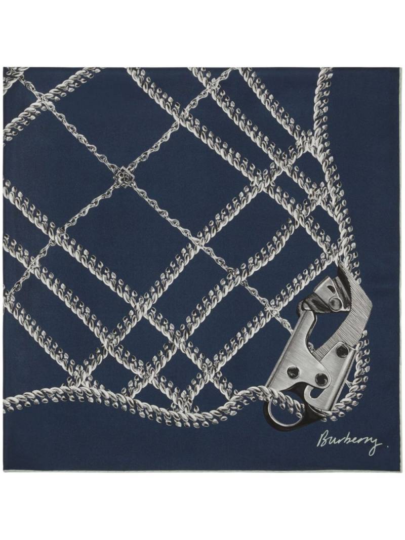 Burberry chain check silk scarf - Blue von Burberry