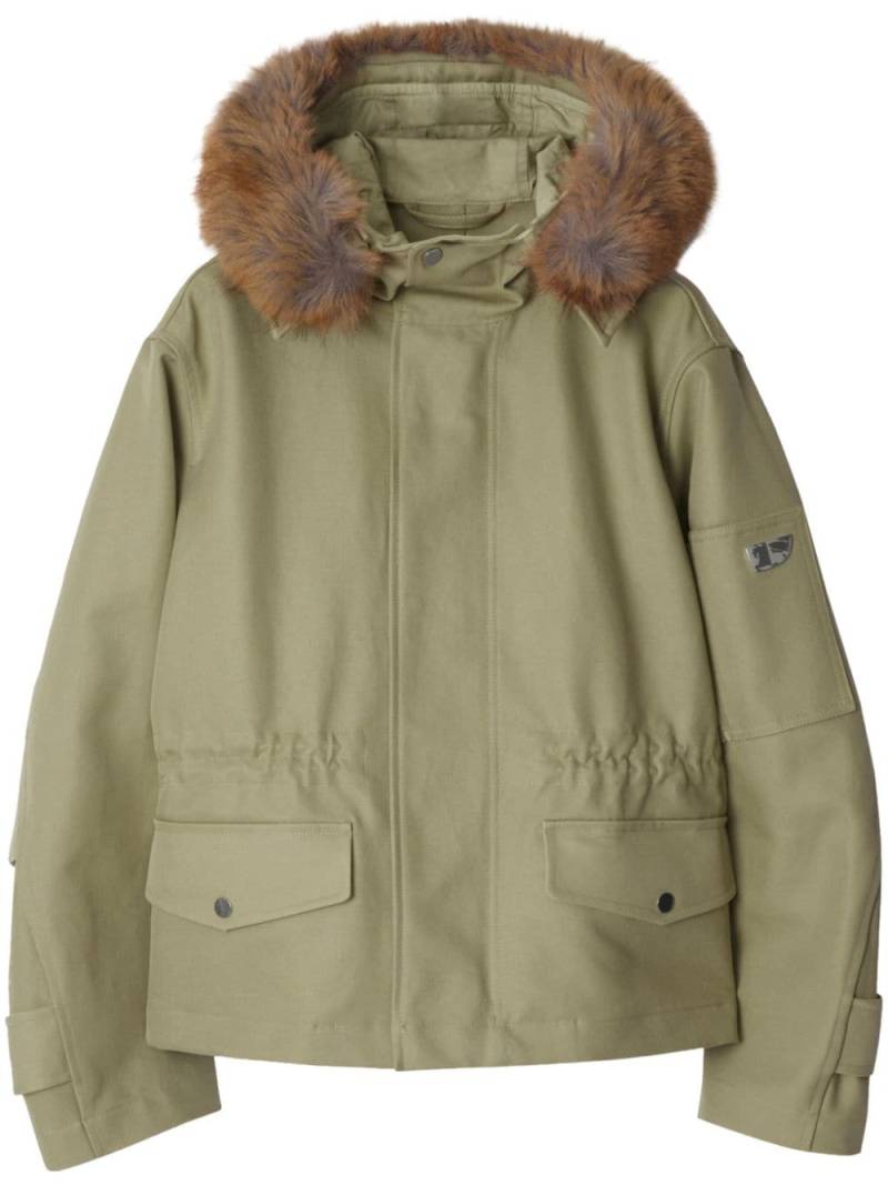 Burberry faux-fur trim cotton parka coat - Green von Burberry