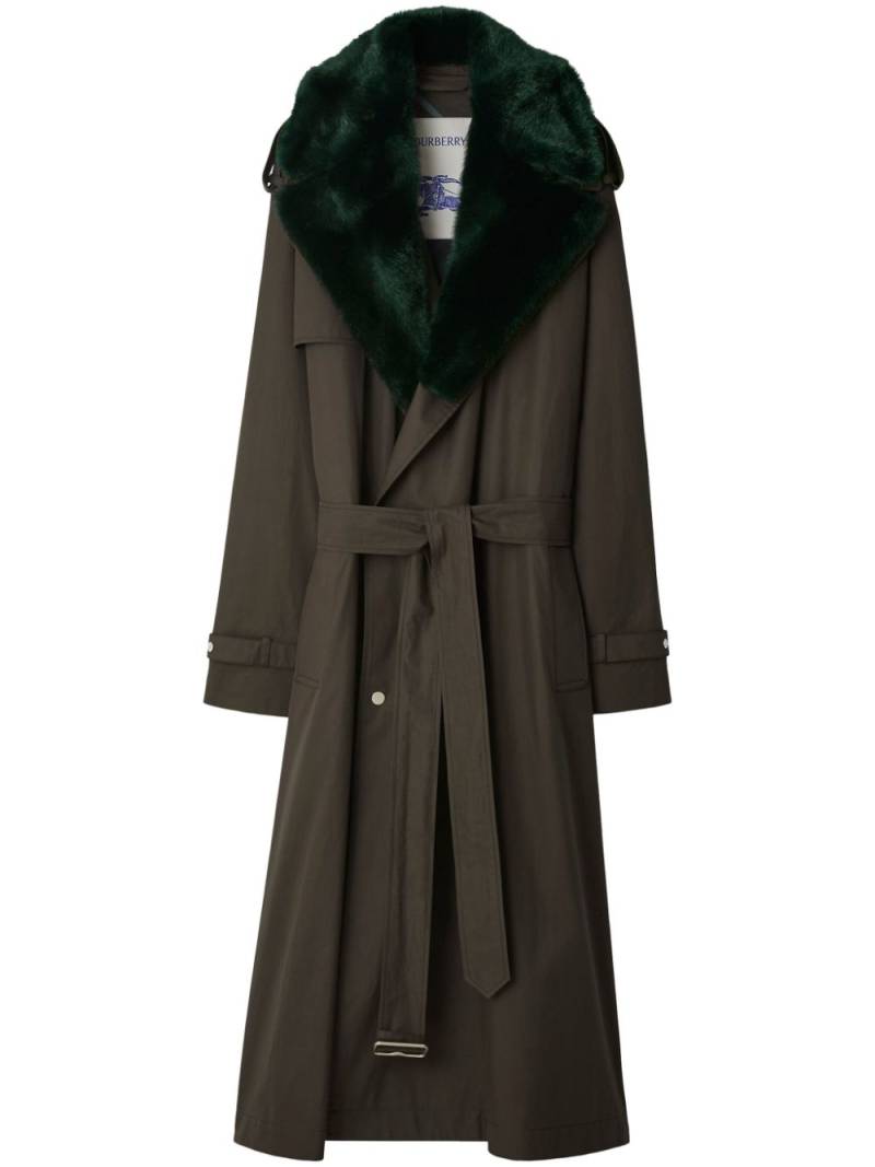 Burberry Kennington belted trench coat - Green von Burberry