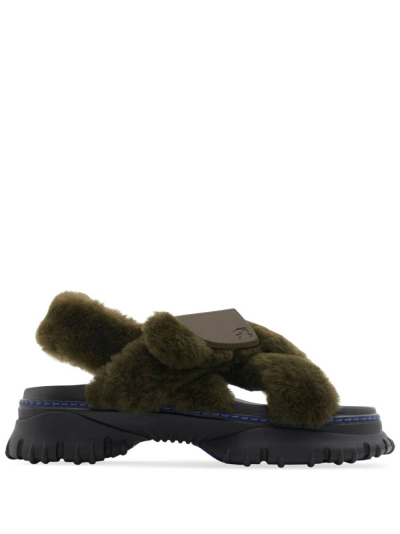 Burberry shearling pebble sandals - Green von Burberry