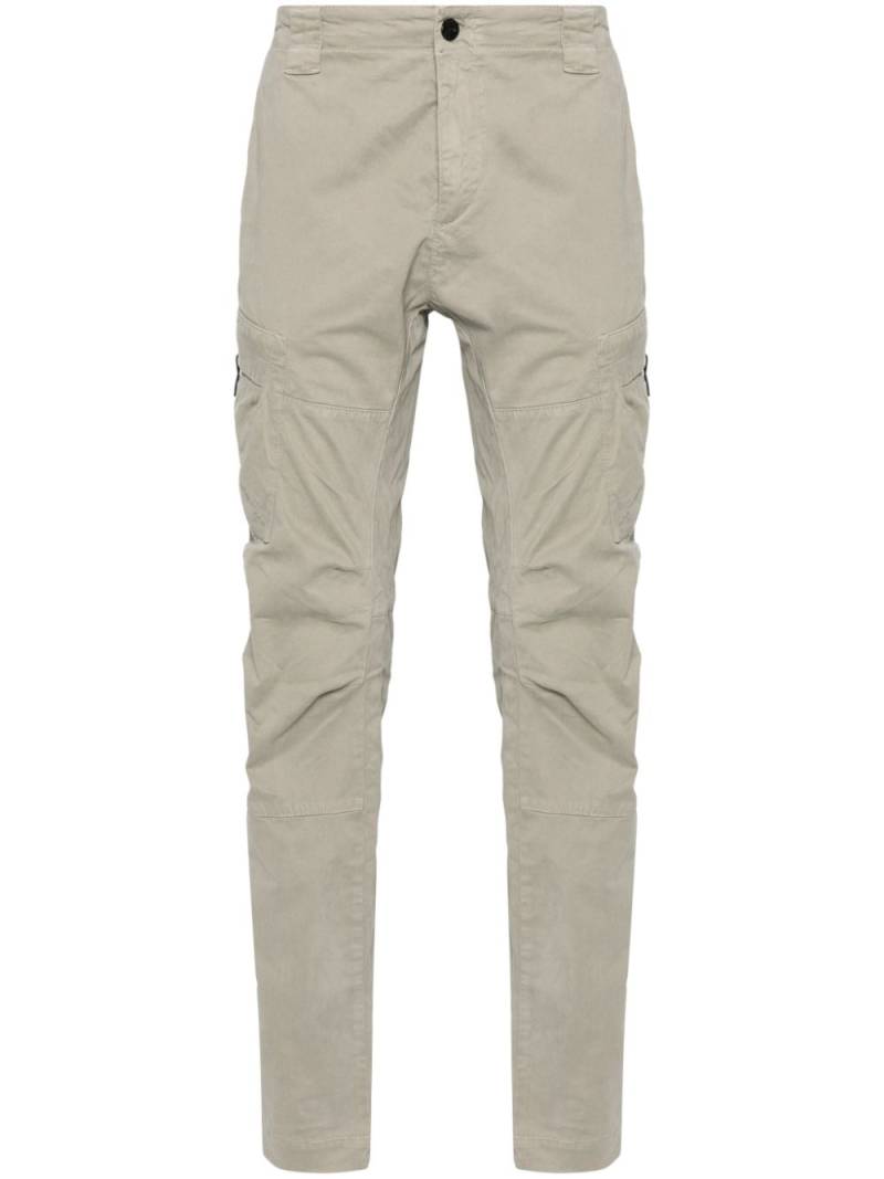 C.P. Company Lens tapered-leg cargo trousers - Grey von C.P. Company