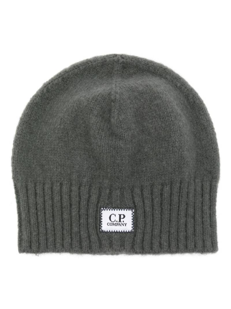 C.P. Company logo-patch beanie - Grey von C.P. Company