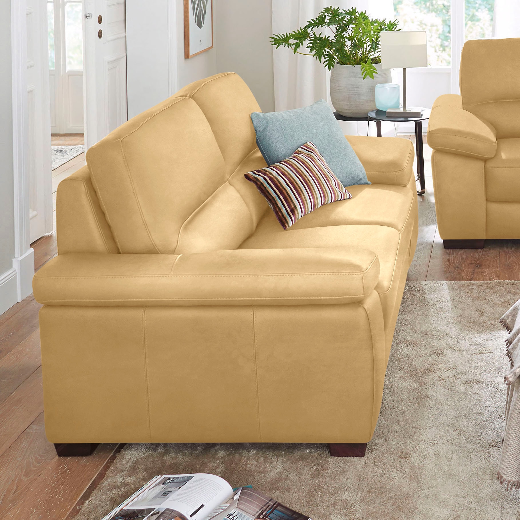 CALIA ITALIA 3-Sitzer »Gaia, Sofa im edlen Design und mit erstklassigem Sitzkomfort«, aus pflegeleichtem Luxus-Microfaser Ginevra Hydro Care CALIA ITALIA 3-Sitzer »Gaia, Sofa im edlen Design und mit erstklassigem Sitzkomfort«, aus pflegeleichtem Luxus-Microfaser Ginevra Hydro Care von CALIA ITALIA