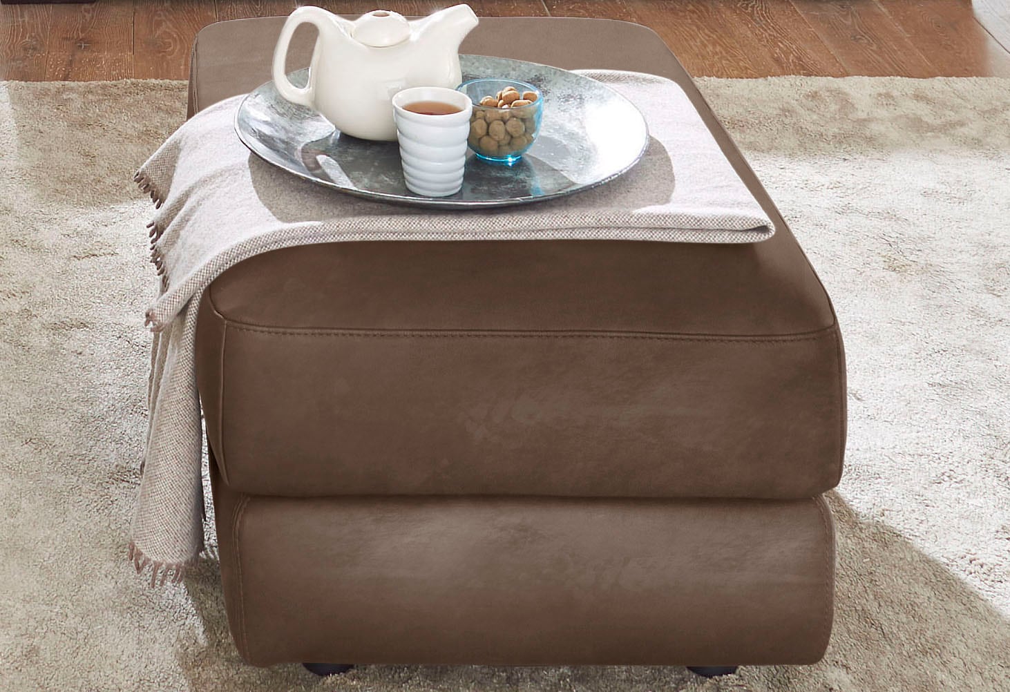 CALIA ITALIA Hocker »Gaia, in edlem Design und mit erstklassigem Sitzkomfort«, aus pflegeleichtem Luxus-Microfaser Ginevra Hydro Care CALIA ITALIA Hocker »Gaia, in edlem Design und mit erstklassigem Sitzkomfort«, aus pflegeleichtem Luxus-Microfaser Ginevra Hydro Care von CALIA ITALIA