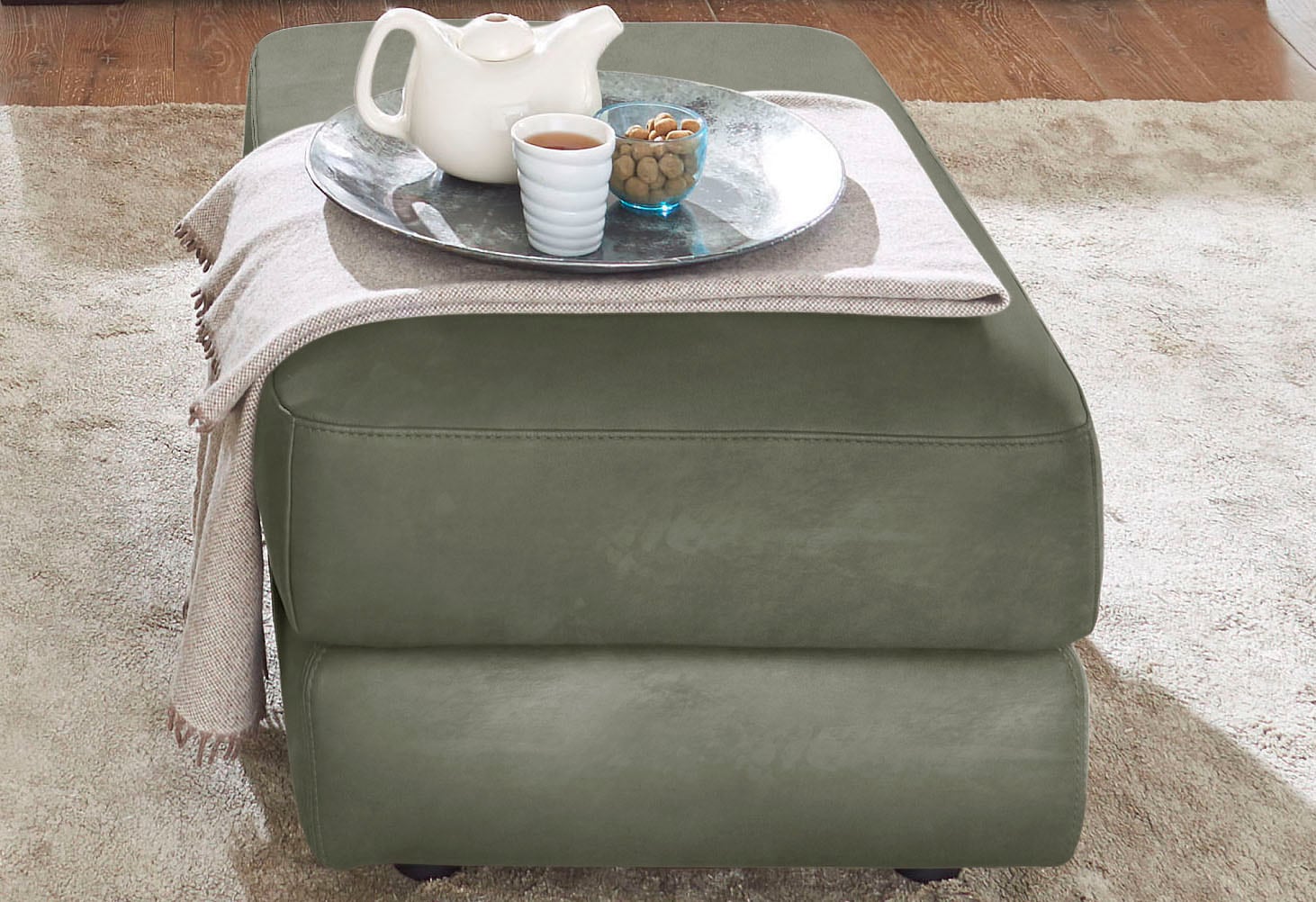 CALIA ITALIA Hocker »Gaia, in edlem Design und mit erstklassigem Sitzkomfort«, aus pflegeleichtem Luxus-Microfaser Ginevra Hydro Care CALIA ITALIA Hocker »Gaia, in edlem Design und mit erstklassigem Sitzkomfort«, aus pflegeleichtem Luxus-Microfaser Ginevra Hydro Care von CALIA ITALIA