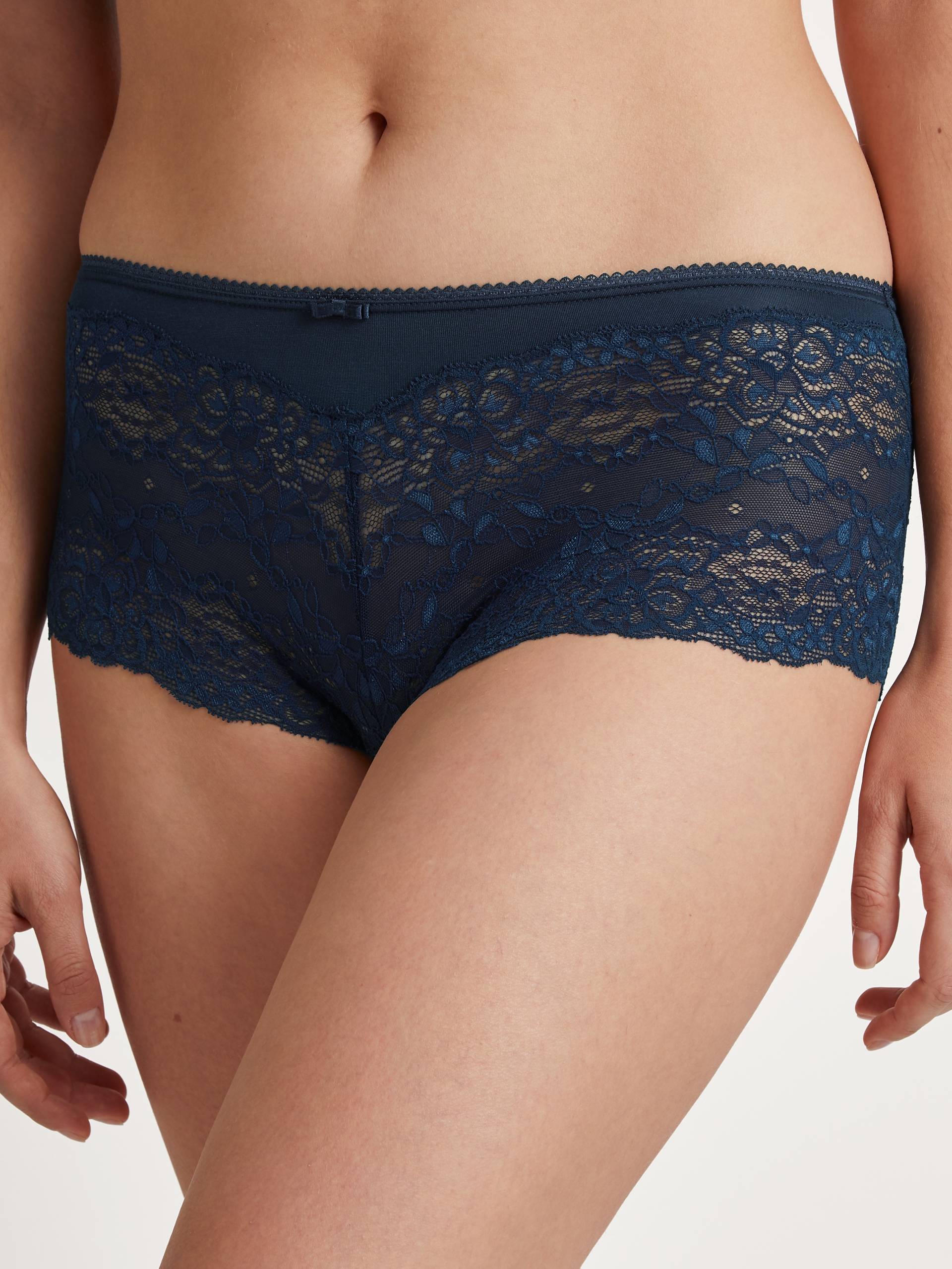 CALIDA Panty »Sensual Secrets«, zarte, leicht transparente Spitze von CALIDA