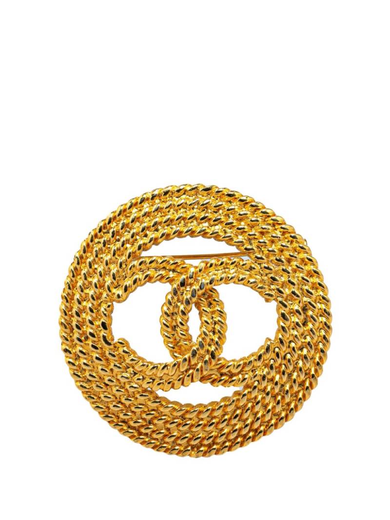 CHANEL Pre-Owned 1980-1990 Gold Plated CC Round costume brooch von CHANEL Pre-Owned