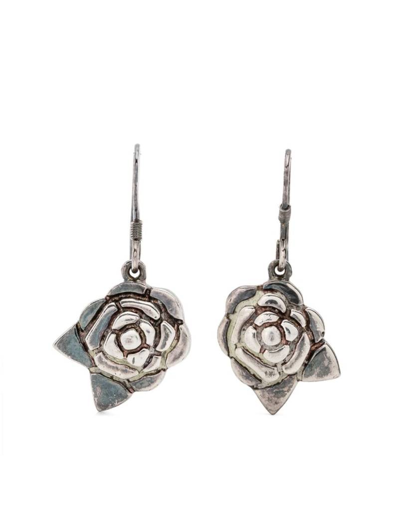 CHANEL Pre-Owned 1990s Camélia rose-pendant earrings - Silver von CHANEL Pre-Owned