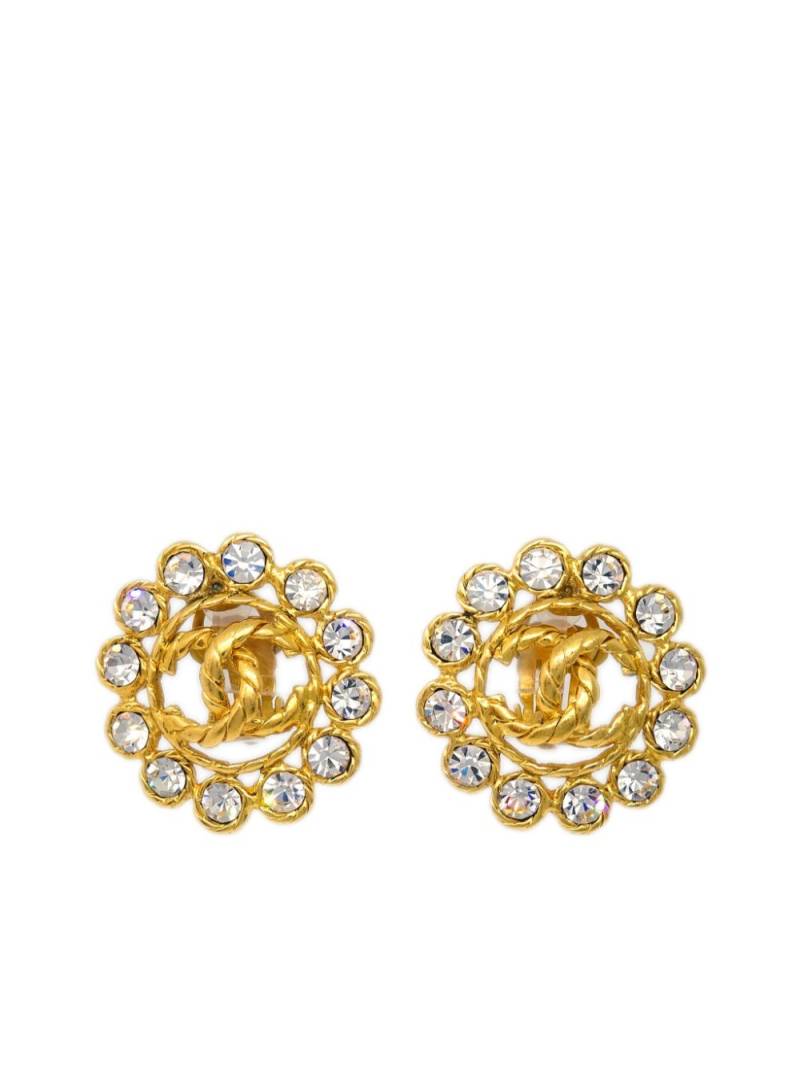 CHANEL Pre-Owned 1993 CC button clip-on earrings - Gold von CHANEL Pre-Owned