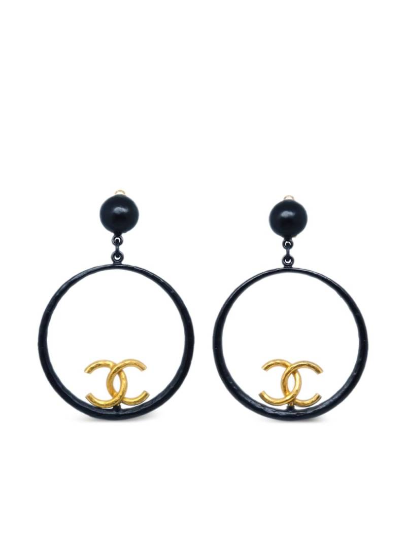 CHANEL Pre-Owned 1993 CC clip-on earrings - Black von CHANEL Pre-Owned