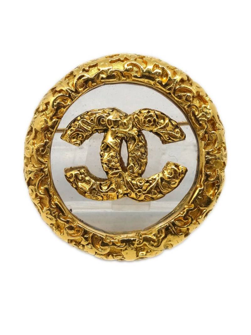 CHANEL Pre-Owned 1993 CC textured brooch - Gold von CHANEL Pre-Owned