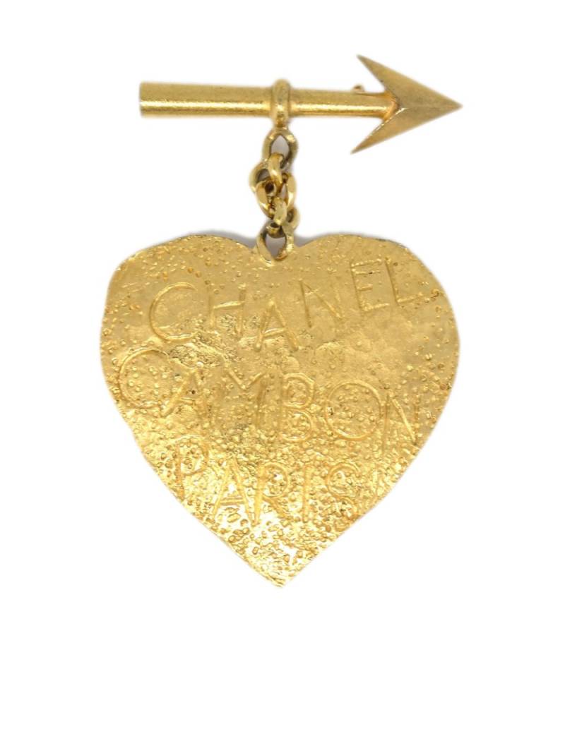 CHANEL Pre-Owned 1993 bow and arrow heart brooch - Gold von CHANEL Pre-Owned