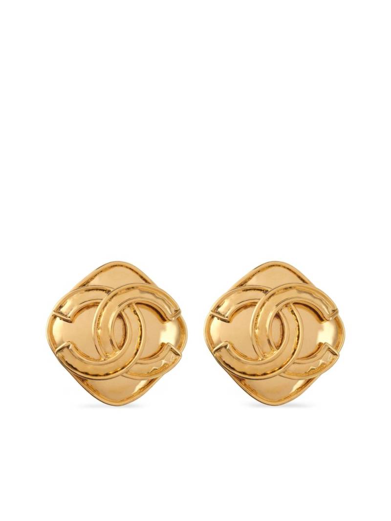 CHANEL Pre-Owned 1994 CC clip-on earrings - Gold von CHANEL Pre-Owned