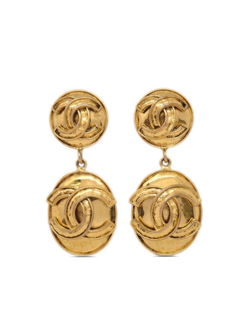 CHANEL Pre-Owned 1994 CC drop clip-on earrings - Gold von CHANEL Pre-Owned