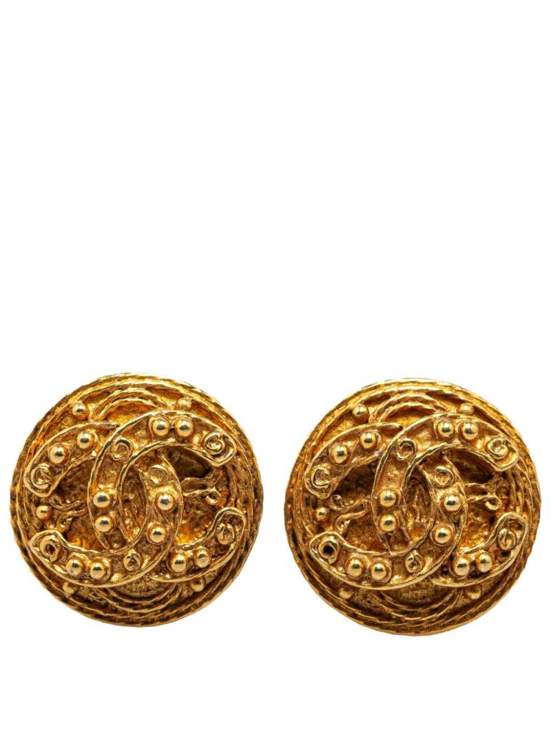 CHANEL Pre-Owned 1994 Gold Plated CC Clip On costume earrings von CHANEL Pre-Owned