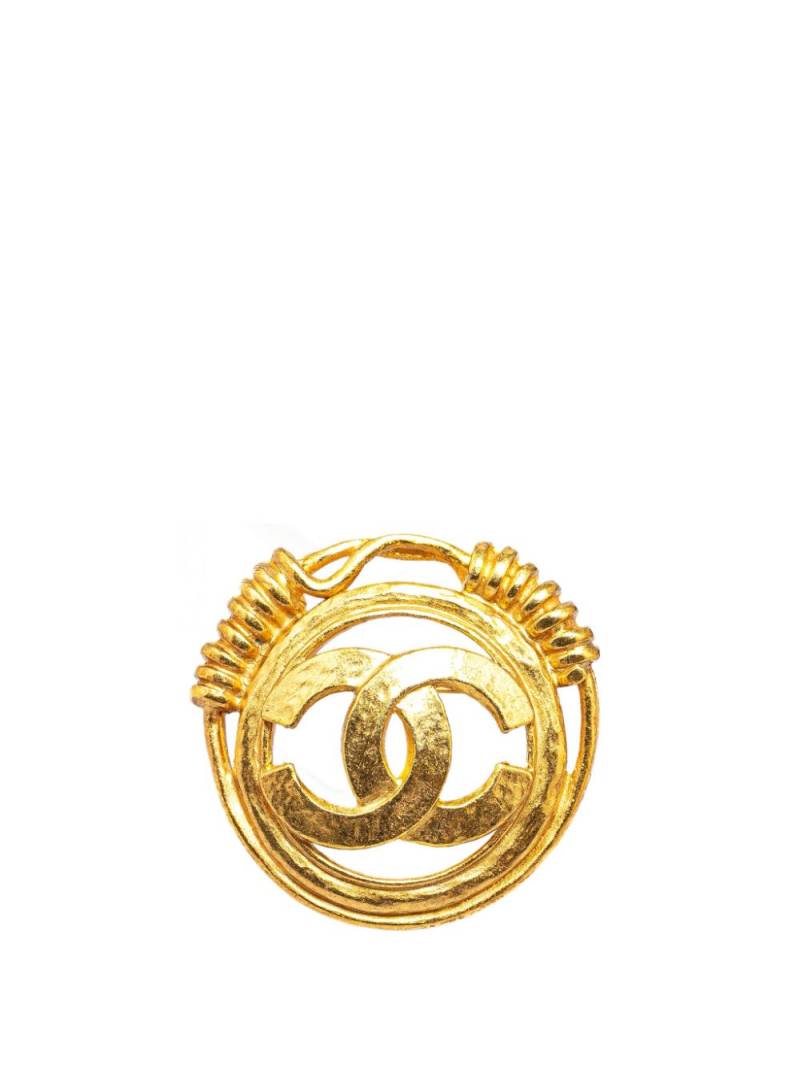 CHANEL Pre-Owned 1994 Gold Plated CC costume brooch von CHANEL Pre-Owned