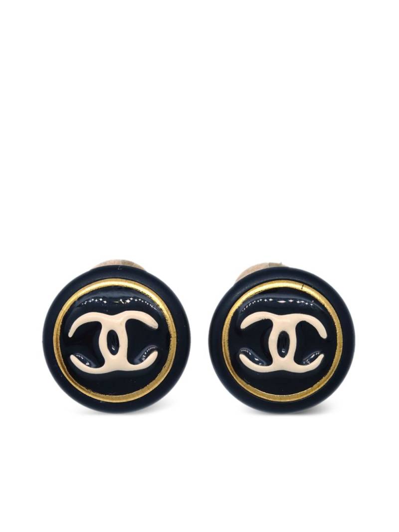 CHANEL Pre-Owned 1995 CC button clip-on earrings - Gold von CHANEL Pre-Owned