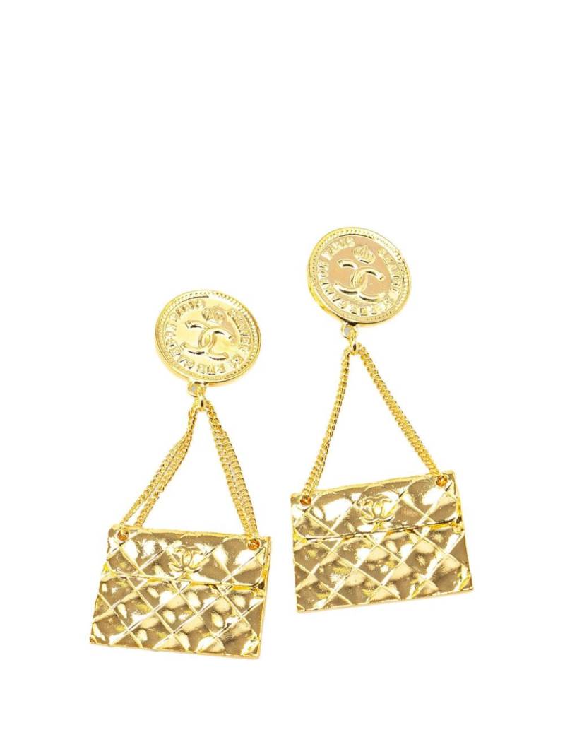 CHANEL Pre-Owned 1995 Gold Plated CC 2.55 Flap Bag Clip On costume earrings von CHANEL Pre-Owned