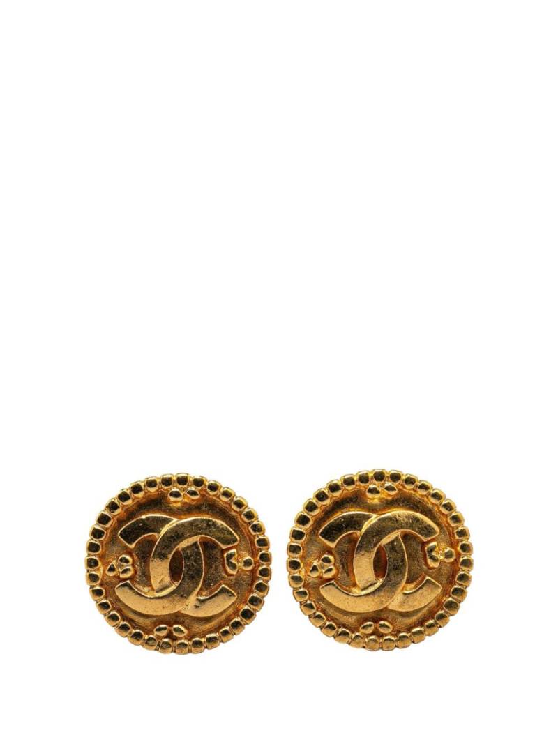 CHANEL Pre-Owned 1996 Gold Plated CC Clip On costume earrings von CHANEL Pre-Owned