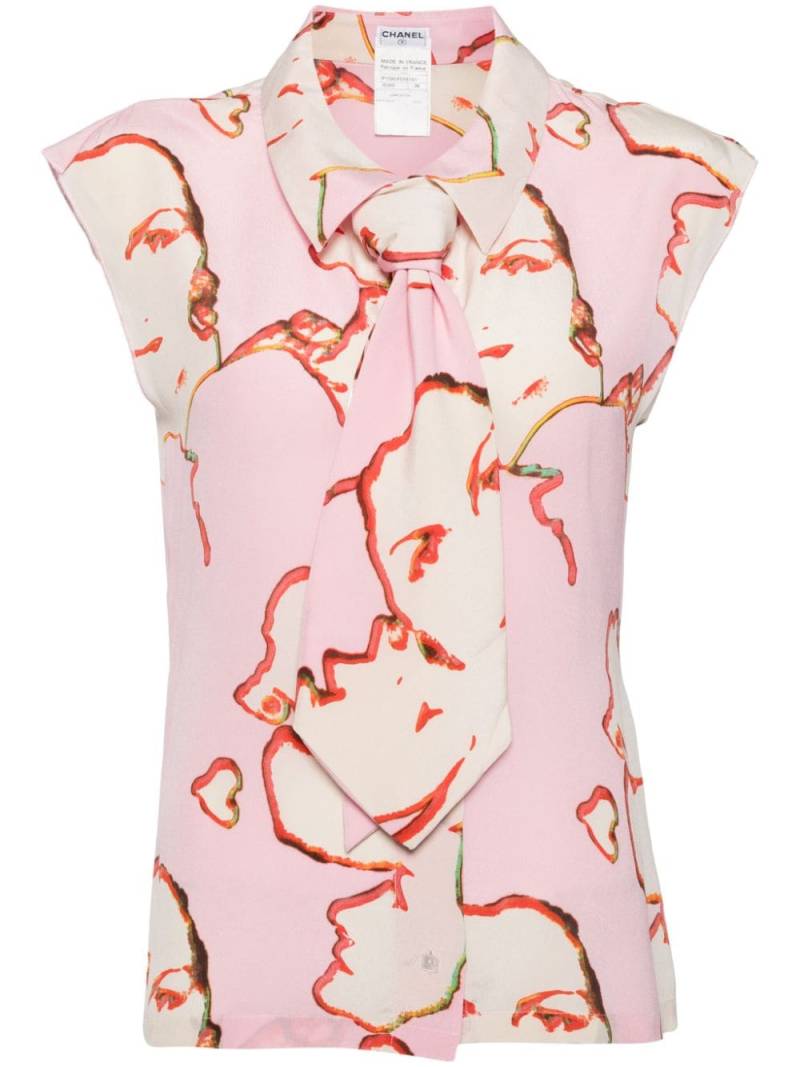 CHANEL Pre-Owned 2000 Mademoiselle print necktie sleeveless shirt - Pink von CHANEL Pre-Owned