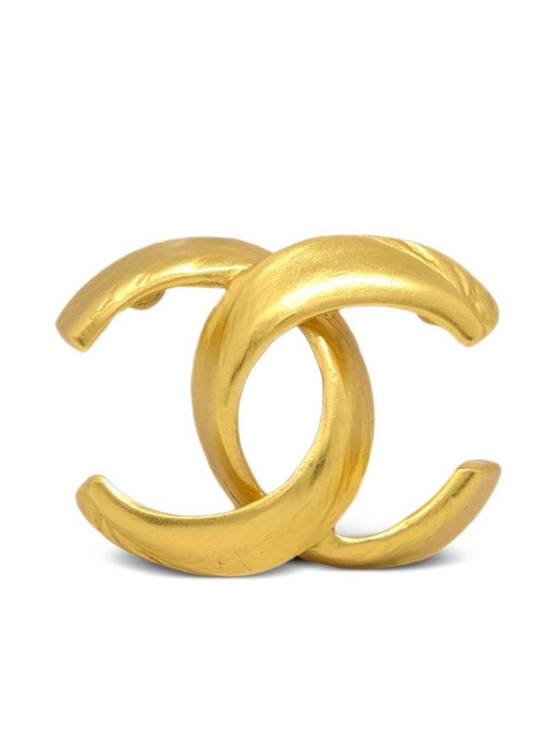 CHANEL Pre-Owned 2000 gold-plated CC brooch pin von CHANEL Pre-Owned