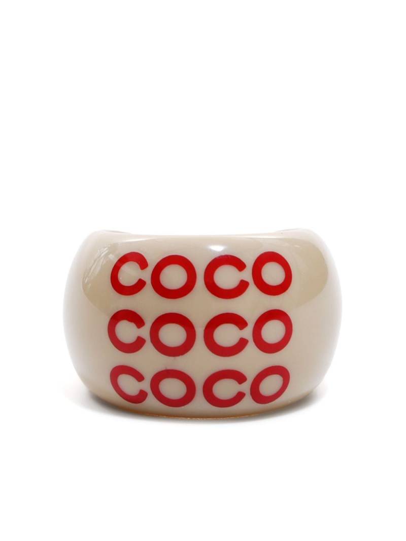 CHANEL Pre-Owned 2001 Coco-print ring - Neutrals von CHANEL Pre-Owned