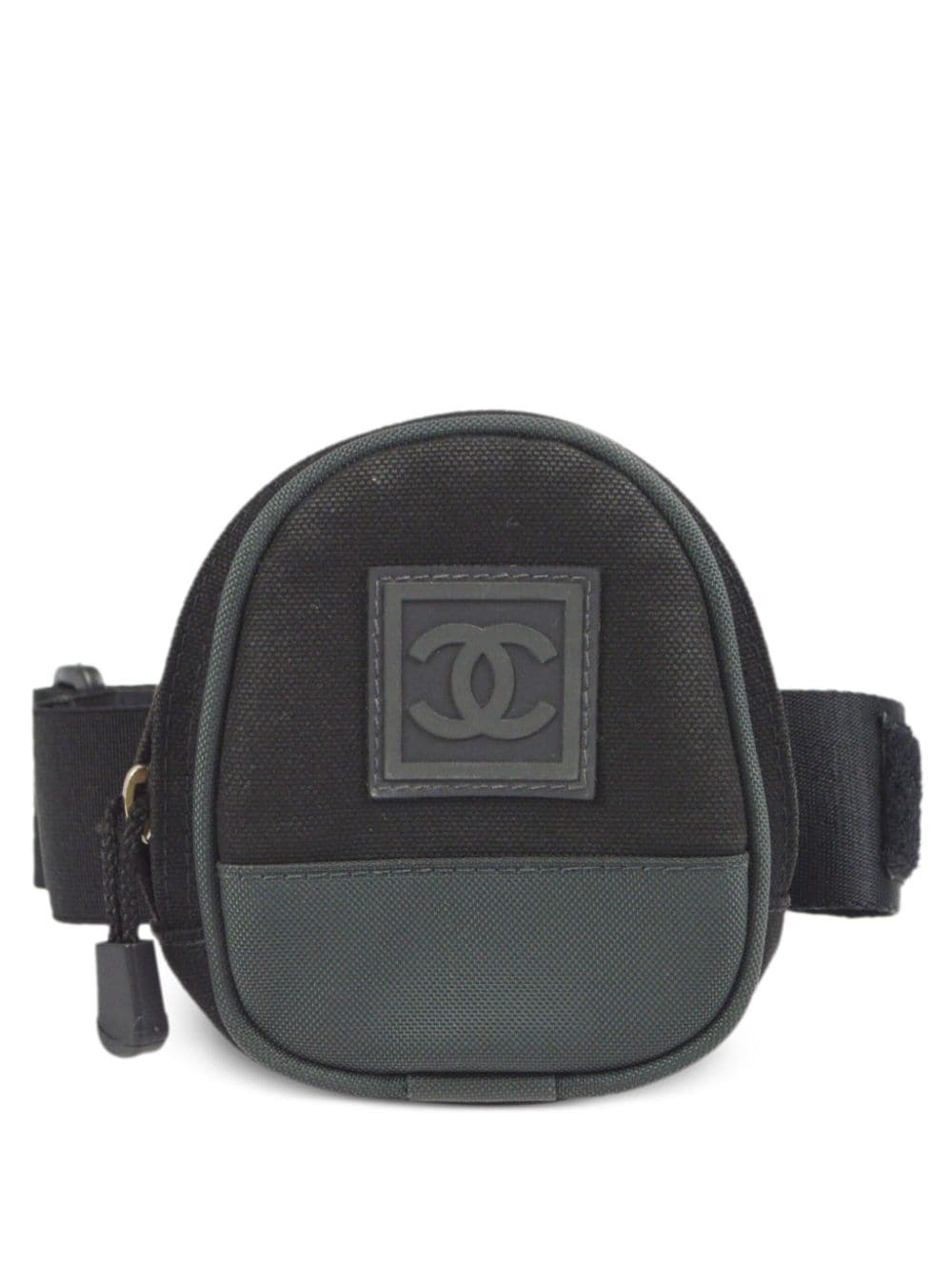 CHANEL Pre-Owned 2003 Sports line logo-appliqué belt bag - Black von CHANEL Pre-Owned