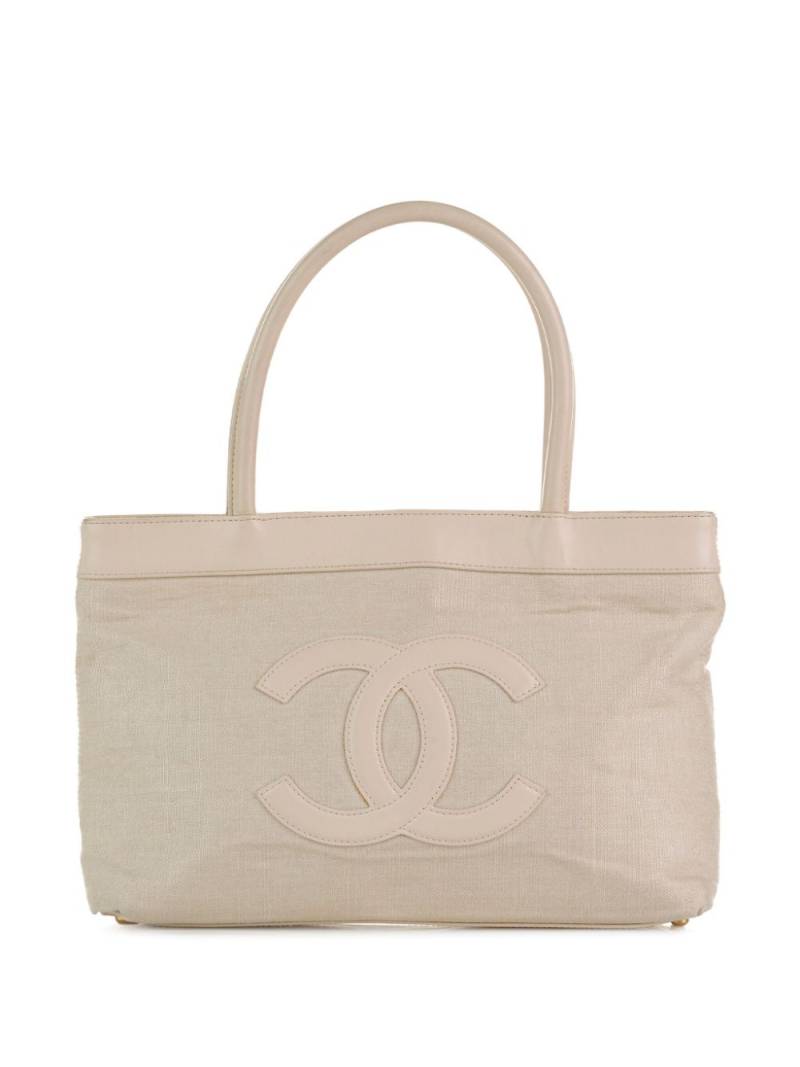 CHANEL Pre-Owned 2004-2005 CC-appliqué canvas handbag - Brown von CHANEL Pre-Owned