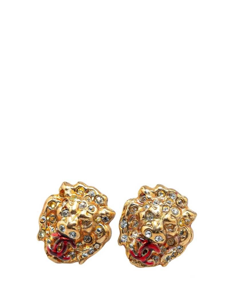 CHANEL Pre-Owned 2005 Gold Plated Rhinestones Lion Head Push Back costume earrings von CHANEL Pre-Owned